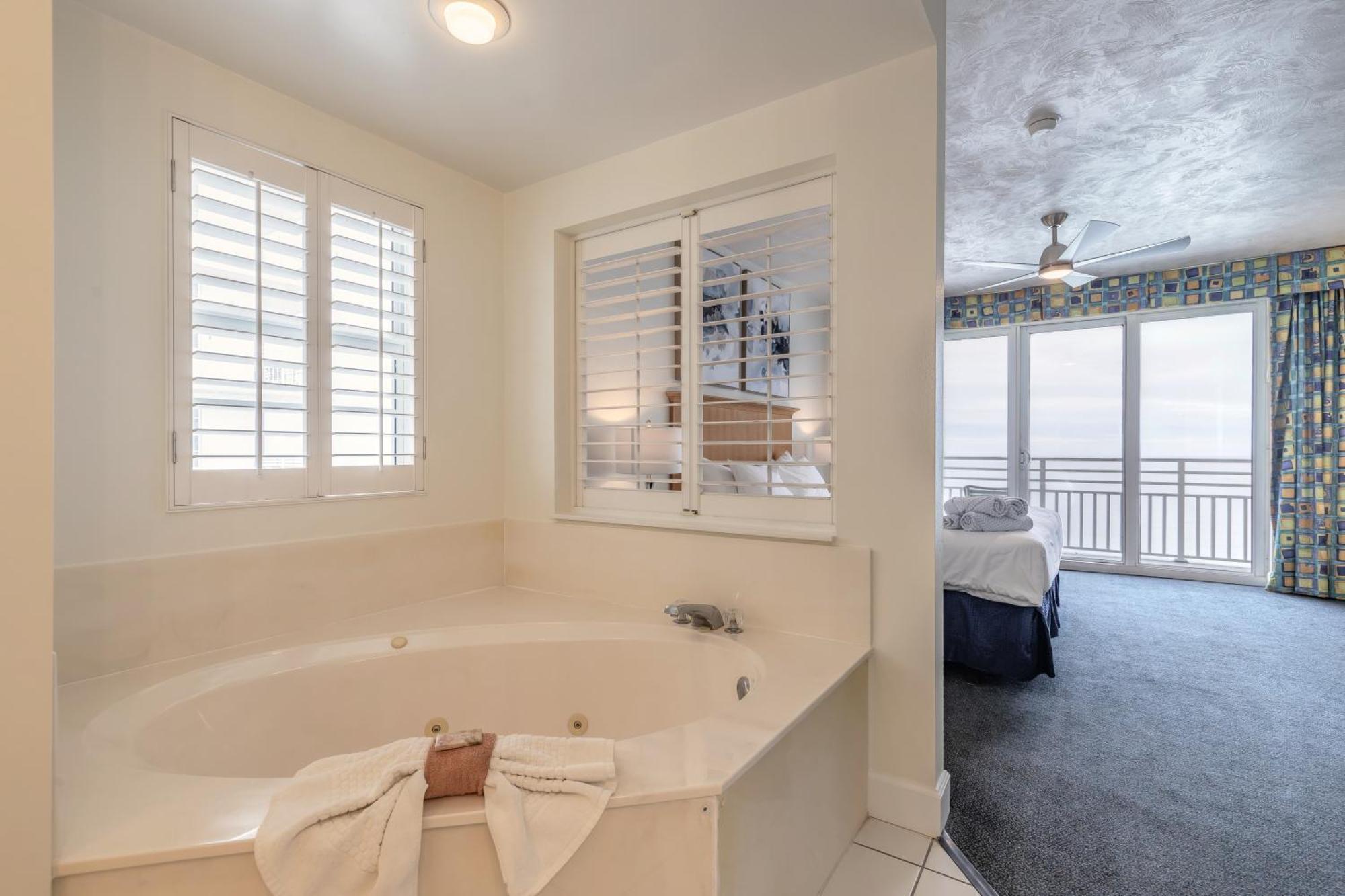 Beachfront Bliss At Ocean Walk Resort - Unit 1701 Daytona Beach Extérieur photo